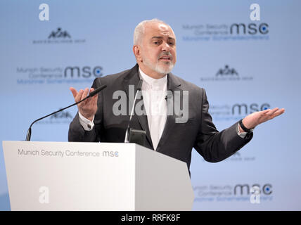 Monaco di Baviera, Germania. Xvii Feb, 2019. Ministro degli Esteri iraniano Mohammad Javad Zarif in occasione della Conferenza sulla sicurezza a Monaco il 17 febbraio 2019. Credito: Tobias Hase/dpa/Alamy Live News Foto Stock