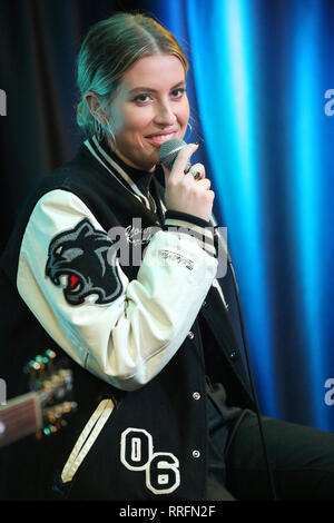 Bala Cynwyd, PA, Stati Uniti d'America. Il 25 febbraio, 2019. Fletcher visite Q102 performance studio in Bala Cynwyd, Pa il 25 febbraio 2019 Credit: : Star Shooter/media/punzone Alamy Live News Foto Stock