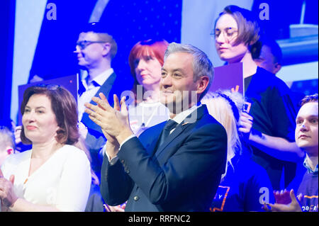 Gdansk, Polonia. Il 25 febbraio, 2019. Robert Biedron, leader e fondatore di Wiosna (molla), il Polacco social-democratico e pro-partito politico europeo durante la convenzione regionale di Danzica, Polonia. 25 febbraio 2019: Credito Wojciech Strozyk/Alamy Live News Foto Stock