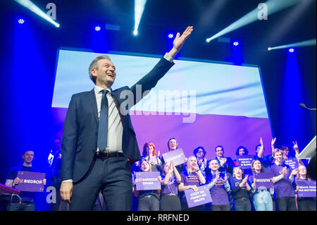 Gdansk, Polonia. Il 25 febbraio, 2019. Robert Biedron, leader e fondatore di Wiosna (molla), il Polacco social-democratico e pro-partito politico europeo durante la convenzione regionale di Danzica, Polonia. 25 febbraio 2019: Credito Wojciech Strozyk/Alamy Live News Foto Stock