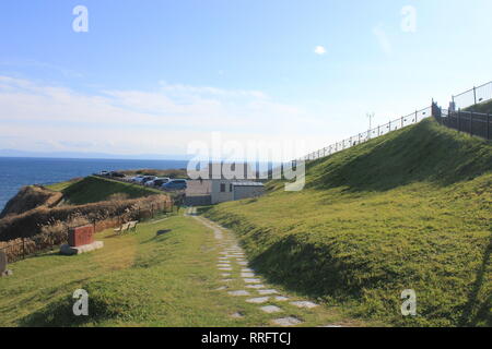 Hakodate, Hakodate, Cina. 26 Febbraio, 2019. Cape Tachimachi-misaki è famosa per la sua vista panoramica della costa Omorihama e splendide scogliere a strisce alla base del Mt.Hakodate in Hakodate, Hokkaido, Giappone. Credito: SIPA Asia/ZUMA filo/Alamy Live News Foto Stock