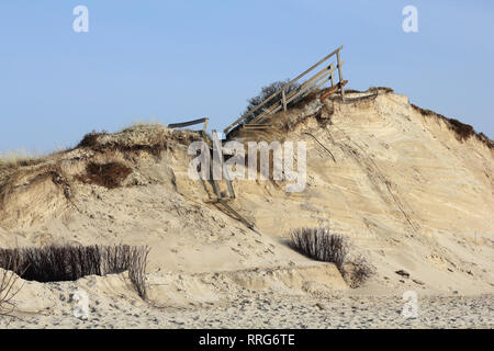 Resti di una piattaforma di osservazione dopo un uragano Foto Stock