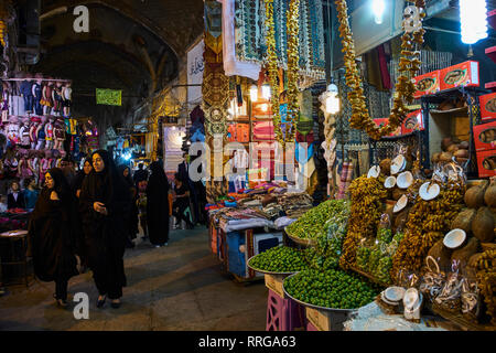 Gran Bazaar (Grand Bazaar) (Bazar e Bozorg), di Isfahan, Iran, Medio Oriente Foto Stock