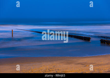 Ostfriesland, Insel Wangerooge, inverno, Strand, Sturm, Buhnen, Wellenbrecher, Foto Stock