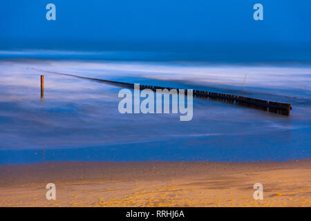 Ostfriesland, Insel Wangerooge, inverno, Strand, Sturm, Buhnen, Wellenbrecher, Foto Stock