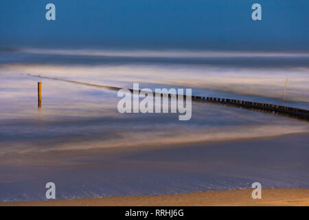 Ostfriesland, Insel Wangerooge, inverno, Strand, Sturm, Buhnen, Wellenbrecher, Foto Stock