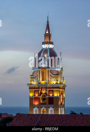 Cattedrale metropolitana Basilica di Santa Caterina di Alessandria, torre al tramonto, Cartagena, Dipartimento di Bolivar, Colombia, Sud America Foto Stock