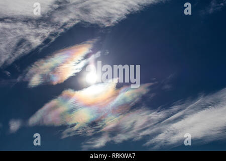 Colorate iridescenze cloud a Vancouver BC Canada Foto Stock