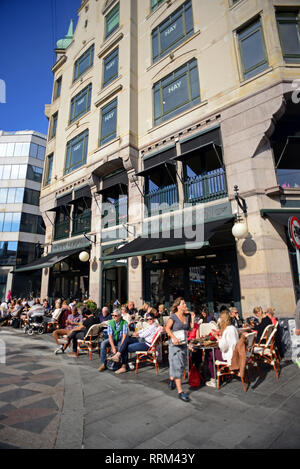 Amagertorv (Amager Square), oggi parte della Strøget zona pedonale, è spesso descritto come il più centrale di piazza nel centro di Copenhagen, Danimarca Foto Stock