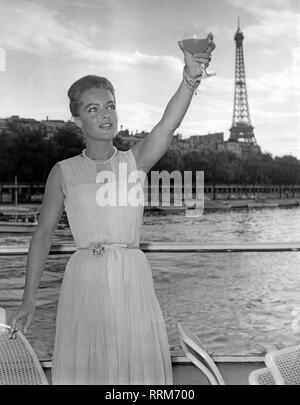 Schneider, Romy, 23.9.1938 - 29.5.1982, attrice tedesca e mezza lunghezza, Paris, 1965, Additional-Rights-Clearance-Info-Not-Available Foto Stock