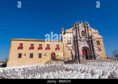 Caravaca de la Cruz, Murcia, Spagna; Febbraio 2017: Vista della facciata principale della Basilica de la SantÃ-sima Vera Cruz in provincia di Murcia. Foto Stock