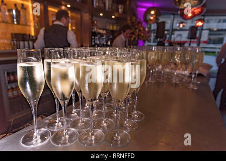 Bicchieri di Champagne. flauti Foto Stock
