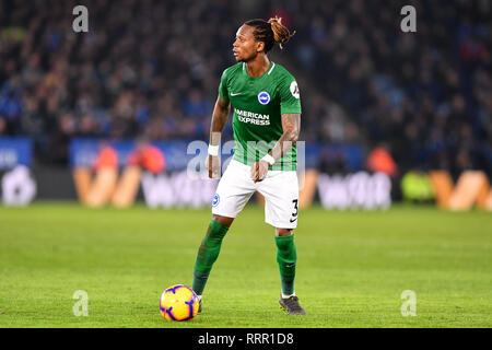 LEICESTER , NEL REGNO UNITO , 26Febbraio Brighton defender Gaetan Bong durante il match di Premier League tra Leicester City e Brighton e Hove Albion al King Power Stadium, Leicester martedì 26 febbraio 2019. (Credit: Jon Hobley | MI News & Sport Ltd) Foto Stock