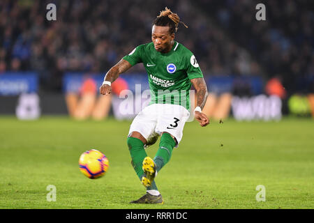 LEICESTER , NEL REGNO UNITO , 26Febbraio Brighton defender Gaetan Bong durante il match di Premier League tra Leicester City e Brighton e Hove Albion al King Power Stadium, Leicester martedì 26 febbraio 2019. (Credit: Jon Hobley | MI News & Sport Ltd) Foto Stock