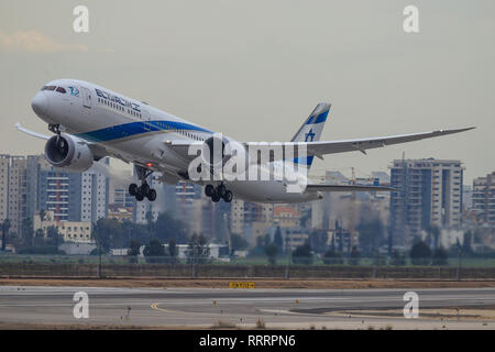 TEL AVIV, Israele - 24 Febbraio 2019: Boeing 787 di El-Al a Ben-Gurion international airport. Foto Stock