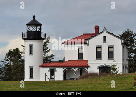 Admiralty Faro è situato in corrispondenza della bocca di Admiralty Bay e Admiralty ingresso sulla Whidbey Island nello Stato di Washington, USA. Foto Stock