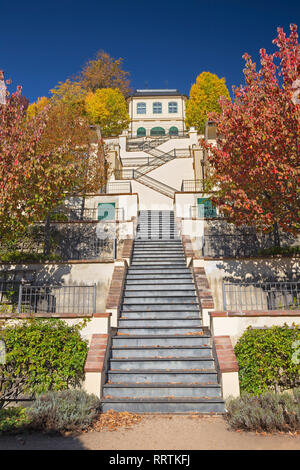 Praga - La Furstenberska giardini sotto il castello di atumn. Foto Stock