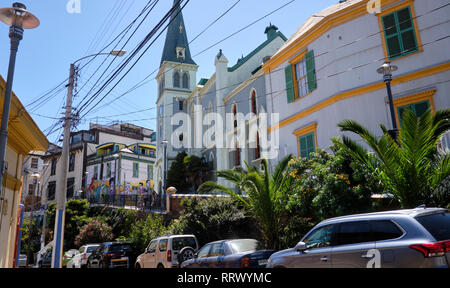 Strade con graffiti a Valparaíso, Cile Foto Stock