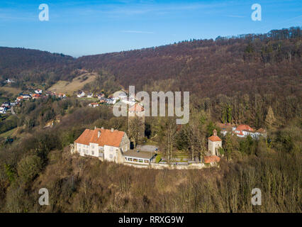 Veduta aerea del castello di Schaumburg in Bassa Sassonia di proprietà dell'ex dirigente della famiglia Schaumburg-Lippe Foto Stock