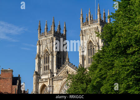 York Minster (ex Cattedrale Metropolitical e Chiesa di San Pietro in York), città di York, UK. Foto Stock