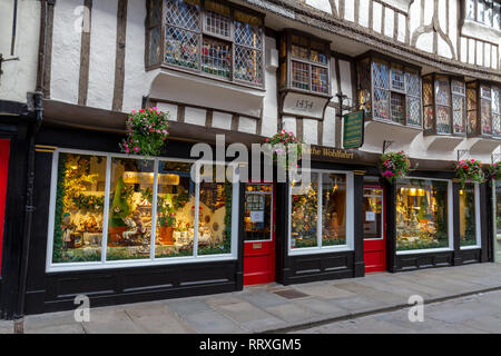 La Kathe G. Wohlfart shop di natale nella città di York, North Yorkshire, Regno Unito. Foto Stock