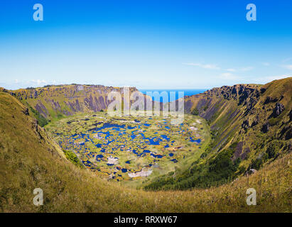 Rano Kau cratere del vulcano - Isola di Pasqua, Cile Foto Stock