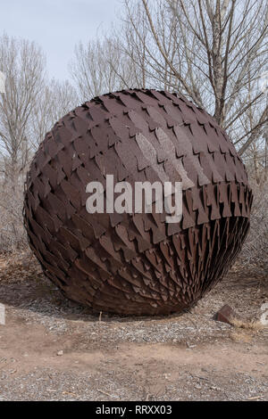 Arte pubblica scultura di Colette Hosmer: "Pesce Globe,' Tingley Beach, Albuquerque, Nuovo Messico Foto Stock