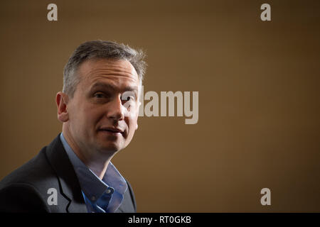 Rio Tinto capo esecutivo parte di Jean-Sébastien Jacques, durante un annuncio della sua risultati della società presso la Deutsche Bank, in grande Winchester Street, Londra. Foto Stock