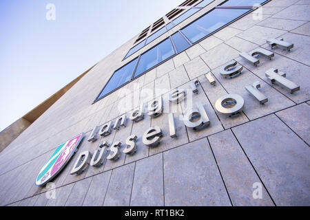 27 febbraio 2019, nella Renania settentrionale-Vestfalia, Düsseldorf: Vista del tribunale distrettuale. Foto: Rolf Vennenbernd/dpa Foto Stock