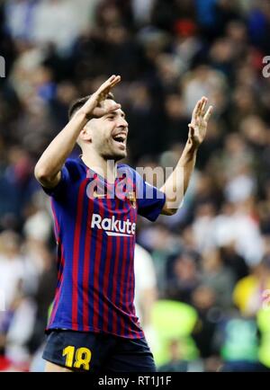 Madrid. Il 27 febbraio, 2019. Barcellona è Jordi Alba celebra dopo il re spagnolo's Cup Semifinal seconda gamba partita di calcio tra il Real Madrid e Barcellona in Spagna a Madrid il 27 febbraio 2019. Il Real Madrid ha perso 0-3. Credito: Edward F. Peters/Xinhua/Alamy Live News Foto Stock