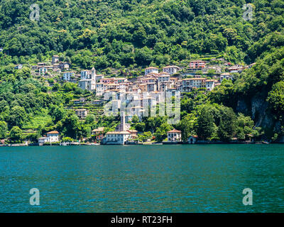 L'Italia, Lombardia, Lago di Como, Argegno, townscape Foto Stock