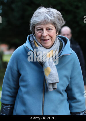 Il primo ministro Theresa Maggio frequenta la chiesa con il marito Filippo vicino alla sua Berkshire circoscrizione con: Theresa Maggio MP Dove: Maidenhead, Regno Unito quando: 27 Gen 2019 Credit: John Rainford/WENN Foto Stock