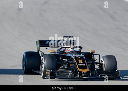 Romain Grosjean (energia ricchi Haas F1 Team) VF19 auto, visto in azione durante i test invernali giorni presso il Circuit de Catalunya a Montmelò (Catalogna). Foto Stock