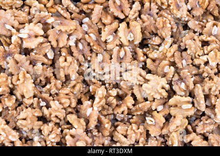 Pila di gherigli di noce, cibo sano Foto Stock