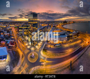 Il grattacielo Hofdatun, Reykjavik, Islanda Foto Stock