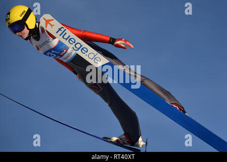 Seefeld, Austria, 25 febbraio. 2019. Ski Jump training, Anna Shypneva, Russia, a sede dei campionati del mondo di sci nordico. © Giovanni Lazenby/Alamy Foto Stock