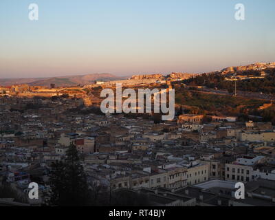 Vista su medina di Fez, Marocco Foto Stock