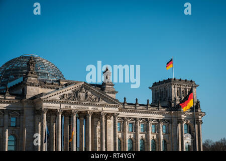 Berlino, Germania - febbraio 2019: il tedesco edificio del Reichstag a Berlino, Germania Foto Stock