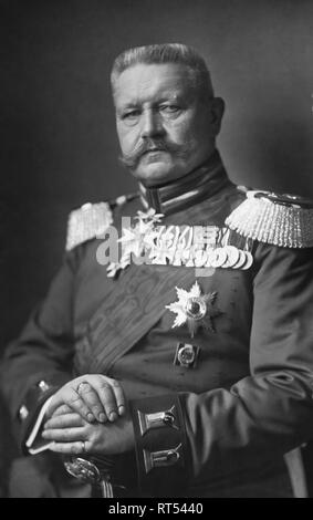 Ritratto di Paul von Hindenburg, datata 1914. Foto Stock