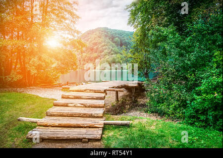 Numerose cascate di uno dei più straordinari laghi di Plitvice, Croazia. Una vera vergine e meraviglioso pezzo di natura. Foto Stock