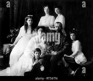 La famiglia reale dello zar Nicola II di Russia, datata 1913. Foto Stock