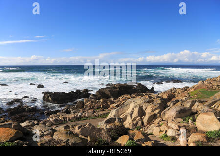 17 Mile Drive, coste rocciose, spiaggia ghiaiosa, Monterey Peninsula, Oceano Pacifico, CALIFORNIA, STATI UNITI D'AMERICA Foto Stock