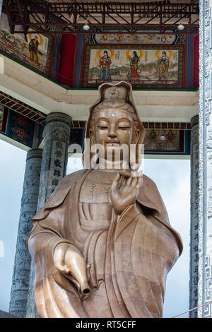 Kuan Yin, Dea della Misericordia, a Kek Lok Si Cinese Tempio Buddista, George Town, Penang, Malaysia. Foto Stock