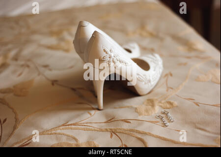 Sposa dettagli nozze - Matrimonio scarpe come un backgrond Foto Stock