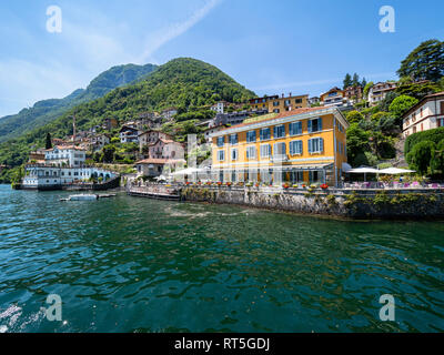 L'Italia, Lombardia, Lago di Como, Argegno, townscape Foto Stock