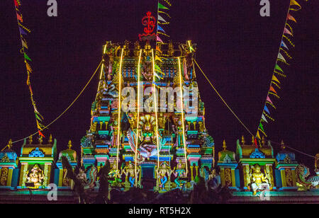 Gopuram (ingresso) Torre del Tempio Hindu Sri Mariamman Maha, George Town, Penang, Malaysia. Foto Stock