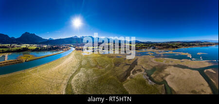 In Germania, in Baviera, Est Allgaeu, Fuessen, Schwangau, Forggensee, basso livello di acqua e barene Foto Stock