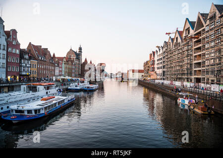 La Polonia, Gdansk, Lega Anseatica Case sul fiume Motlawa Foto Stock