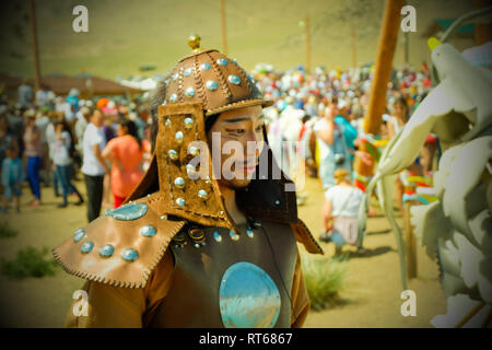 Ulan-Ude, Repubblica di Buryatia, Russia - 15 Luglio 2015: Buryats in abito nazionale, etnica holiday dei popoli indigeni del Baikal. Ulan Ude Re Foto Stock