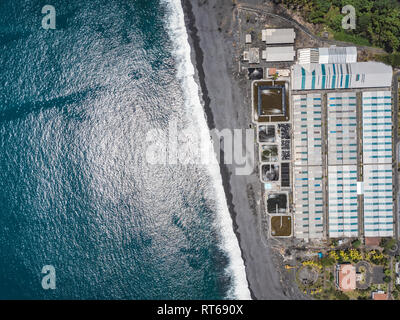 Indonesia, Bali, Karangasem, Bugbug beach, allevamento di gamberetti da sopra Foto Stock